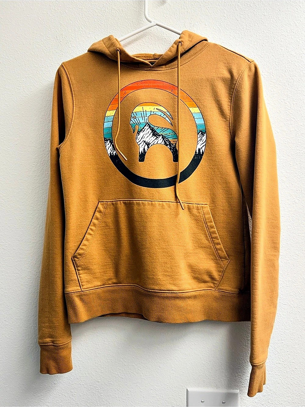 Backcountry women’s Graphic Pullover Hoodie in Brown XS